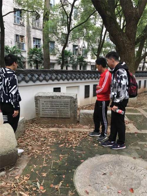 无码破解
老图书馆.jpg